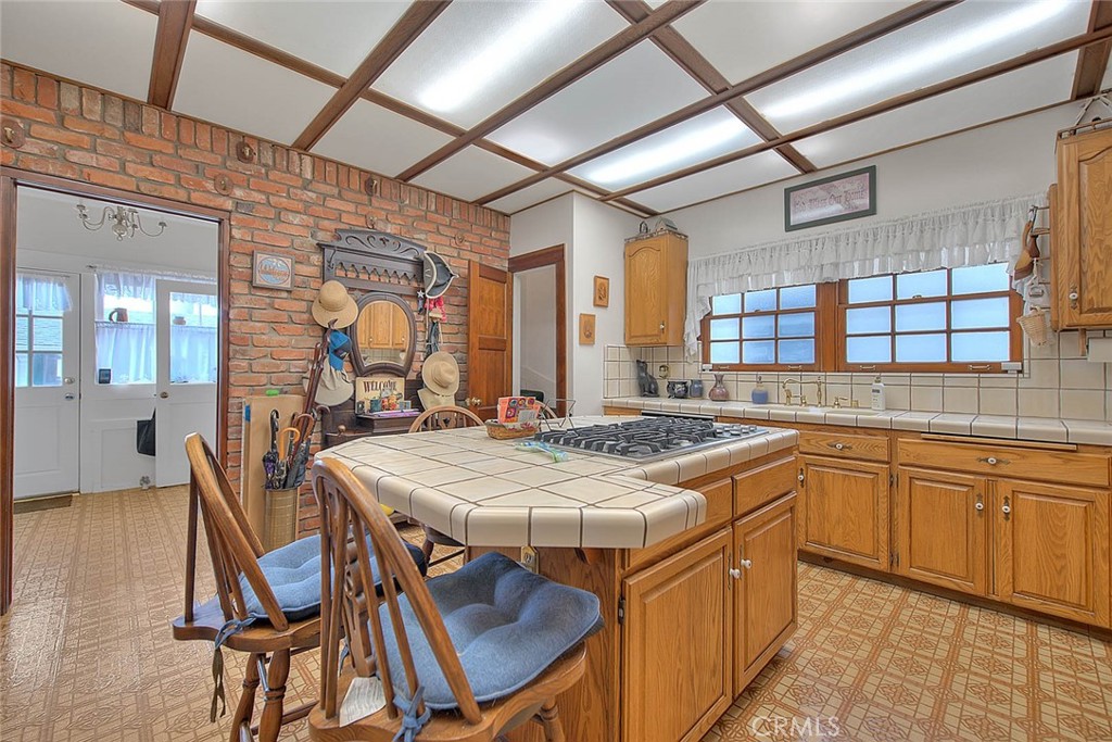 477 W Center Property Photo 3
