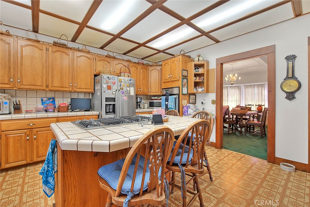 477 W Center Property Photo 4