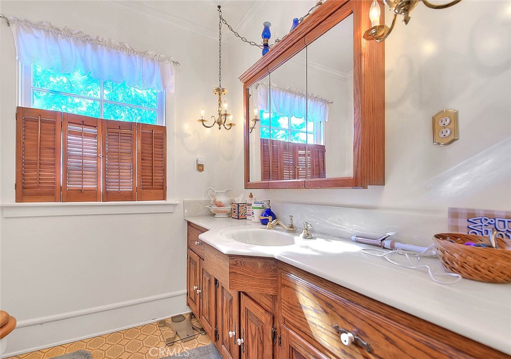 477 W Center Property Photo 13