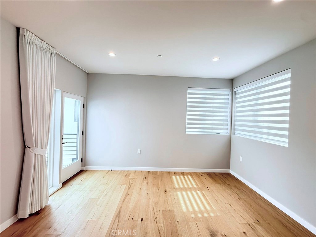 1729 S Barrington 3 Property Photo 7