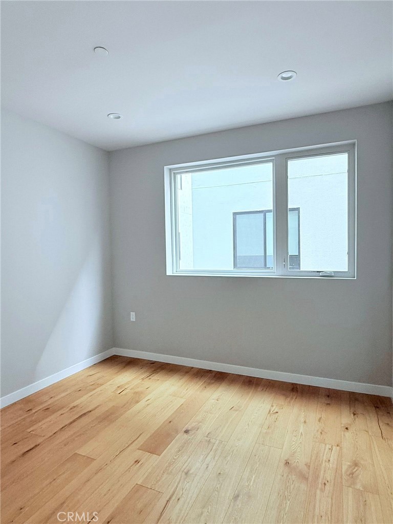 1729 S Barrington 3 Property Photo 13