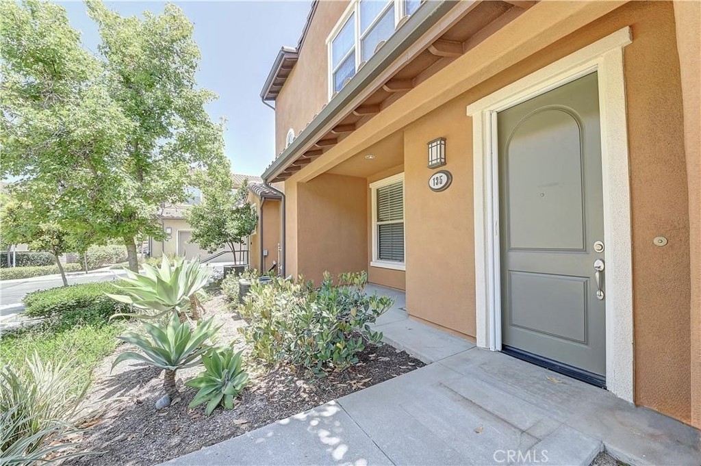 135 Pathway Property Photo 3