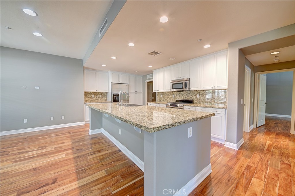135 Pathway Property Photo 9