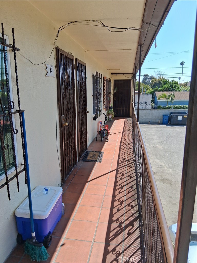 626 W Century Property Photo 4