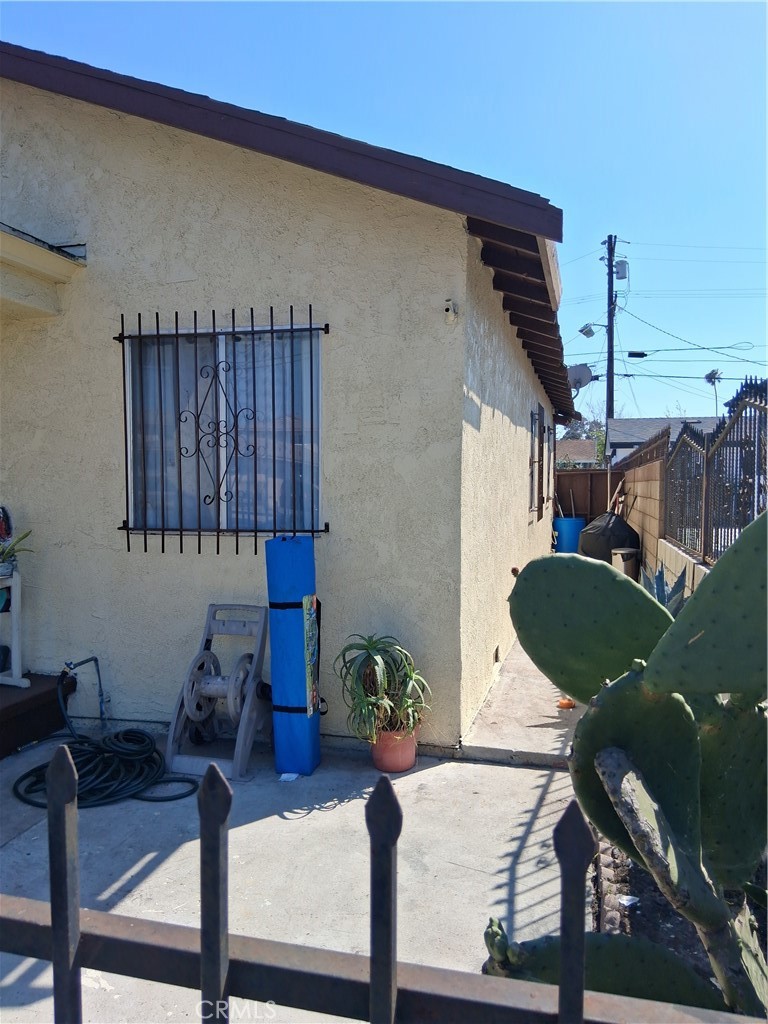 626 W Century Property Photo 11