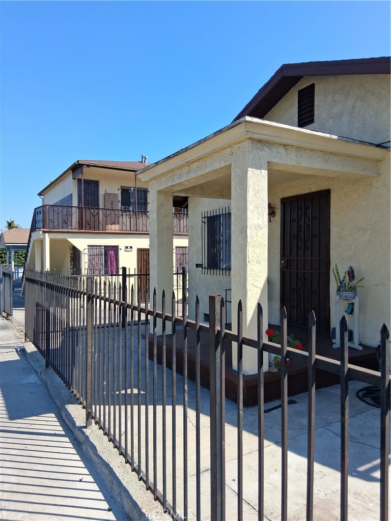 626 W Century Property Photo 12