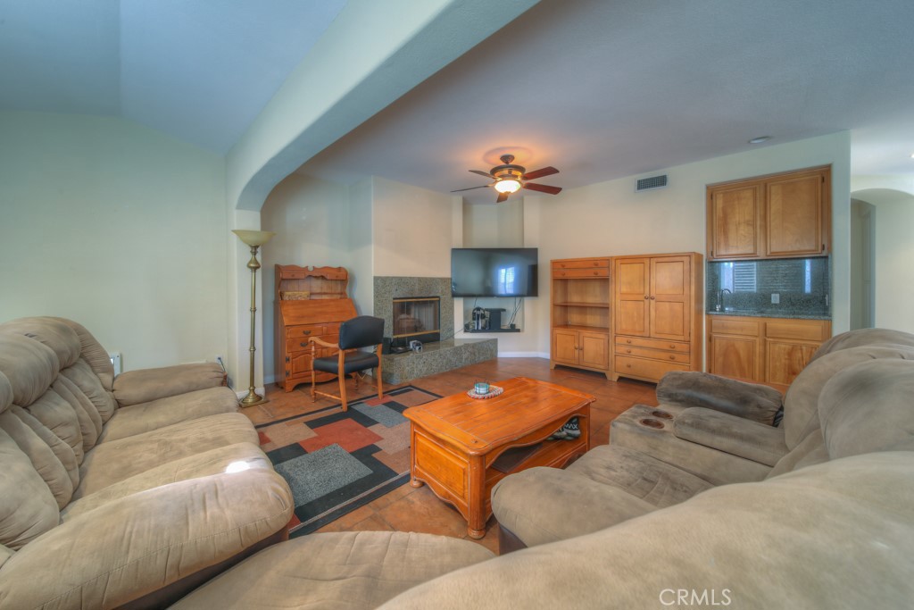 1829 Newcastle Property Photo 15