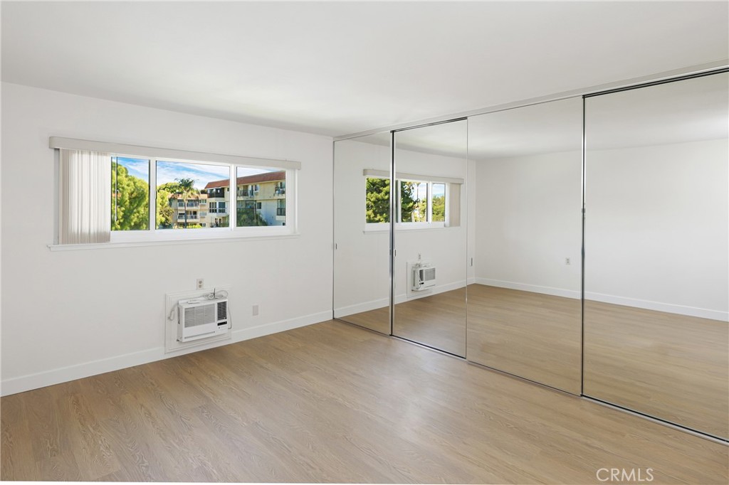 2386 Via Mariposa W 2b Property Photo 8
