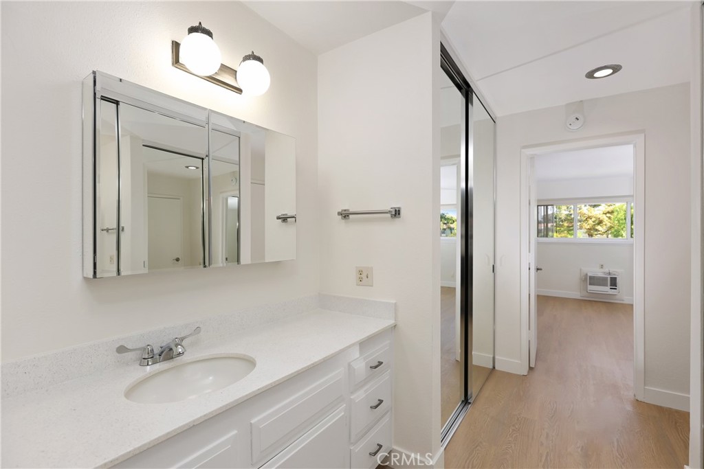 2386 Via Mariposa W 2b Property Photo 12