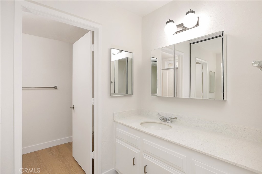 2386 Via Mariposa W 2b Property Photo 13