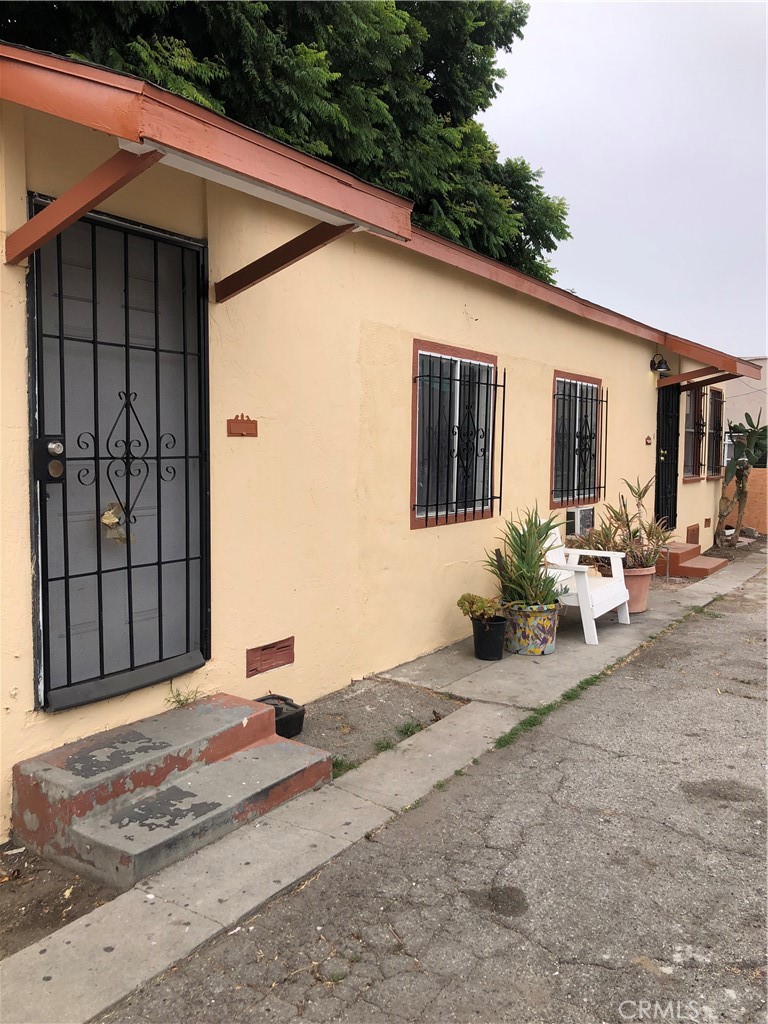 11979 Firestone Boulevard Property Photo 3