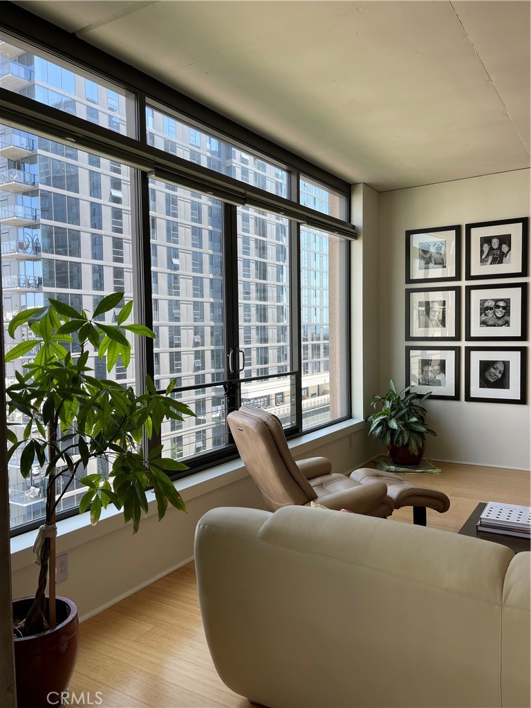 1111 S Grand 1015 Property Photo 10