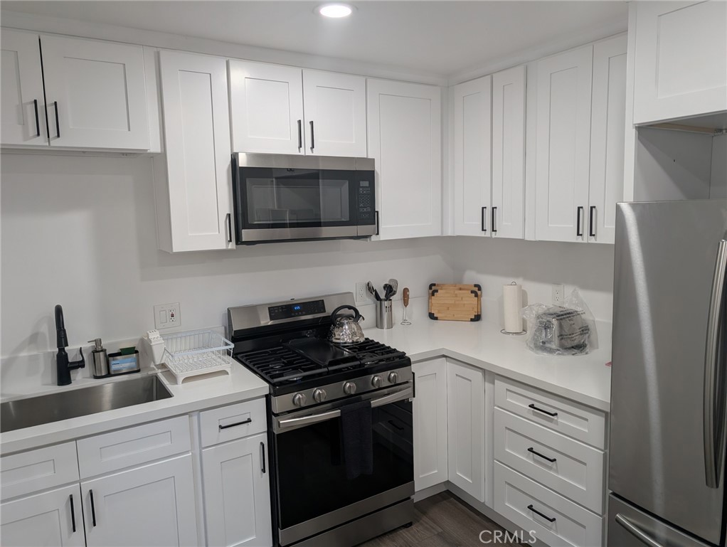 311 W Green Property Photo 8