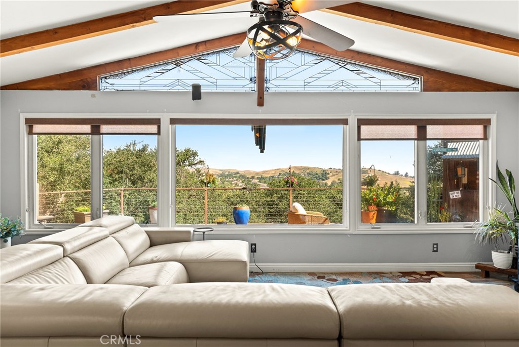 1675 Mountain View Property Photo 2