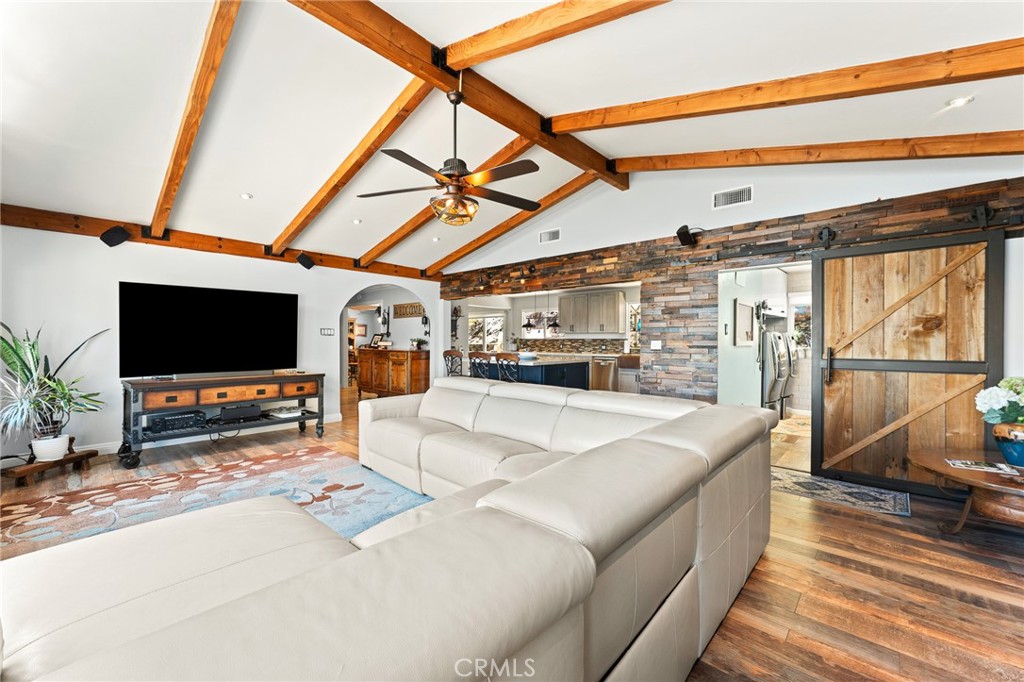 1675 Mountain View Property Photo 6
