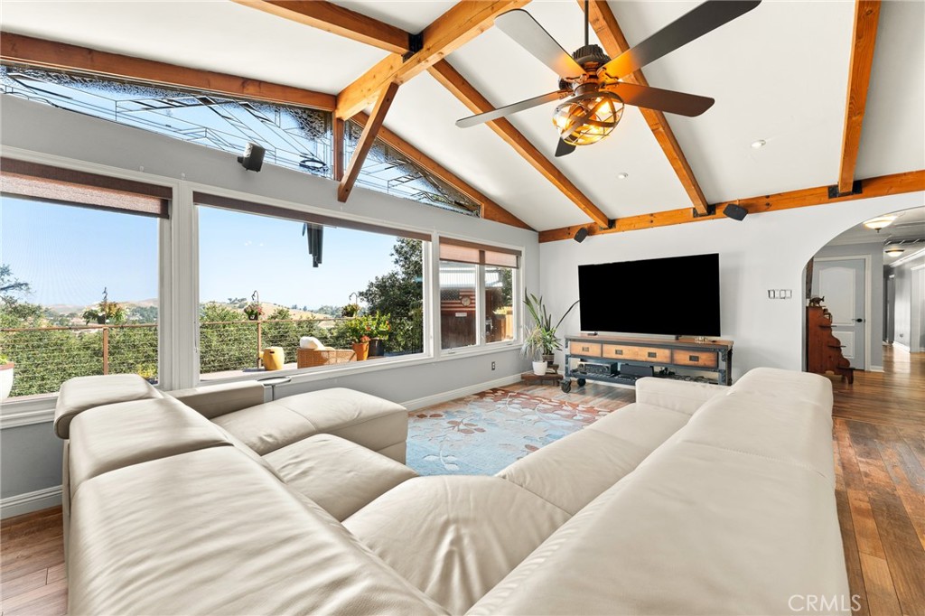 1675 Mountain View Property Photo 7