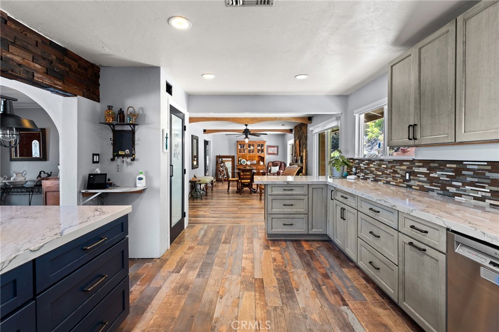 1675 Mountain View Property Photo 16