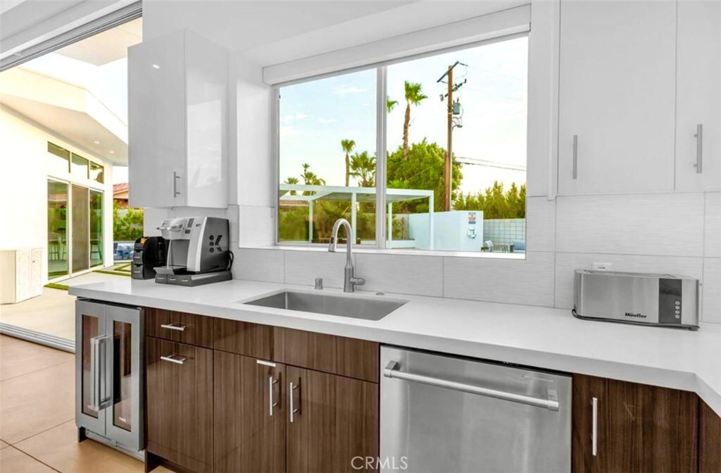 2100 E Sahara Road Property Photo 18