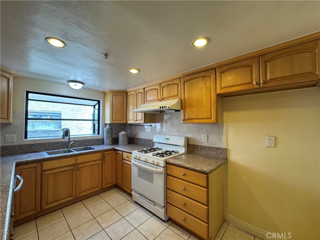 1620 S 5th F Property Photo 12