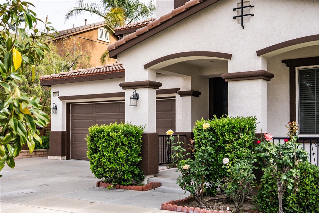 1373 Aztec Court Property Photo 3