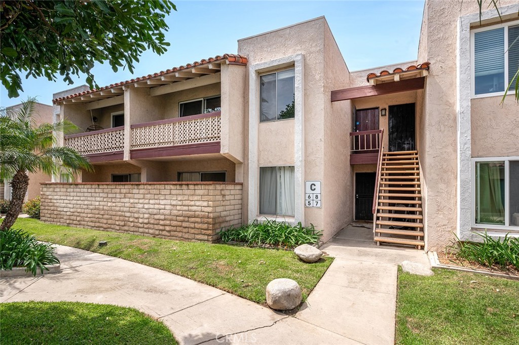 700 W La Veta C6 Property Photo 1