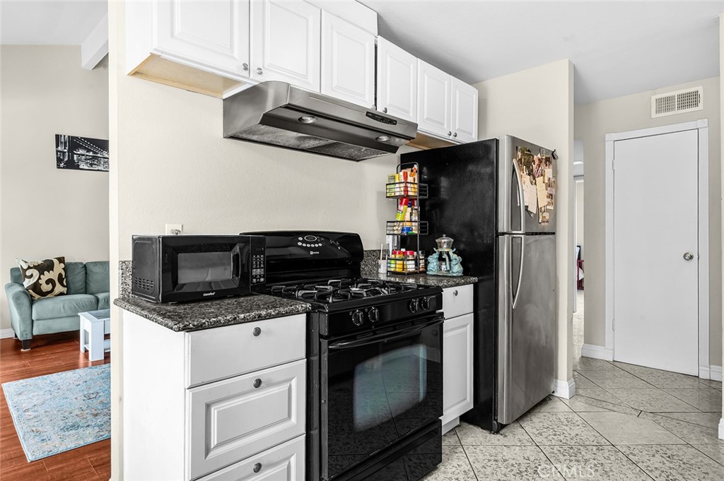 700 W La Veta C6 Property Photo 7