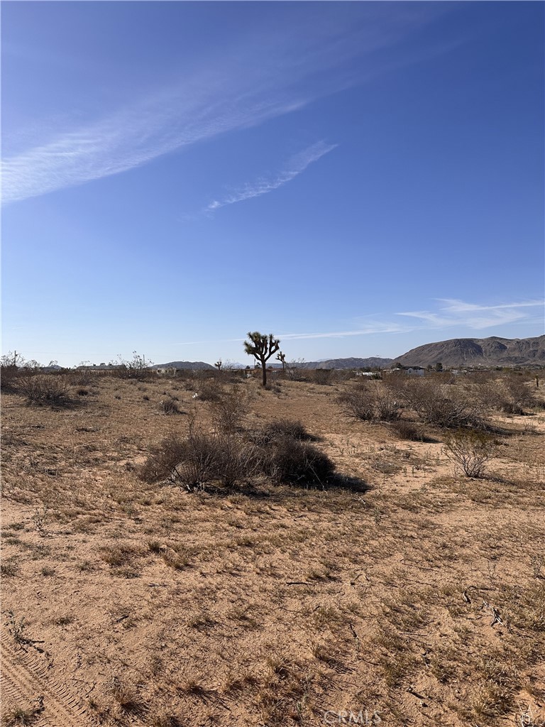 575 N Covelo Avenue Property Photo 10