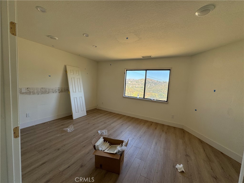 29300 Mammoth Place Property Photo 22