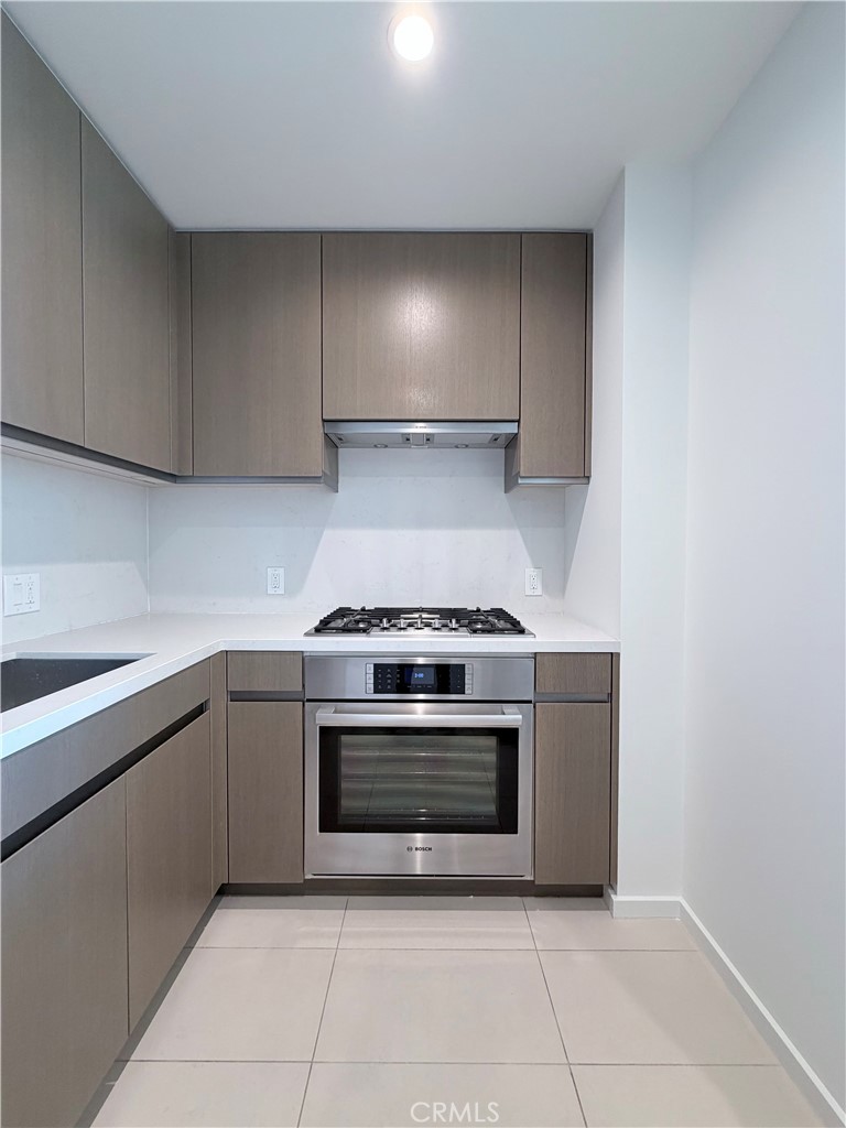 889 Francisco Street 2901 Property Photo 11