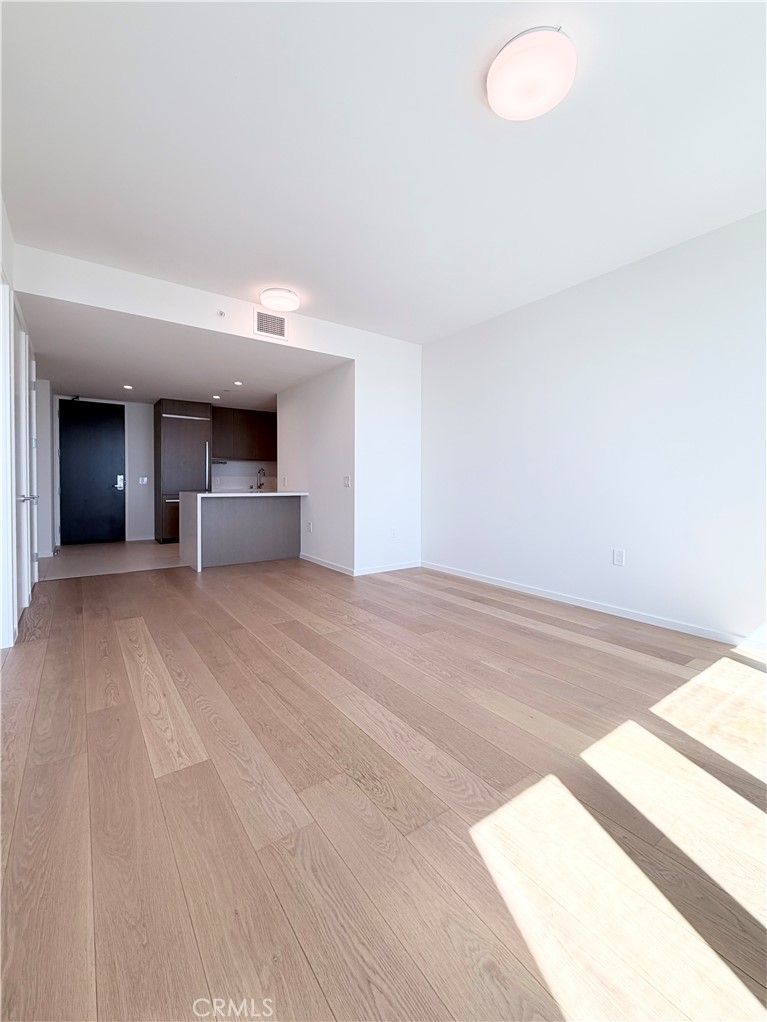 889 Francisco Street 2901 Property Photo 14