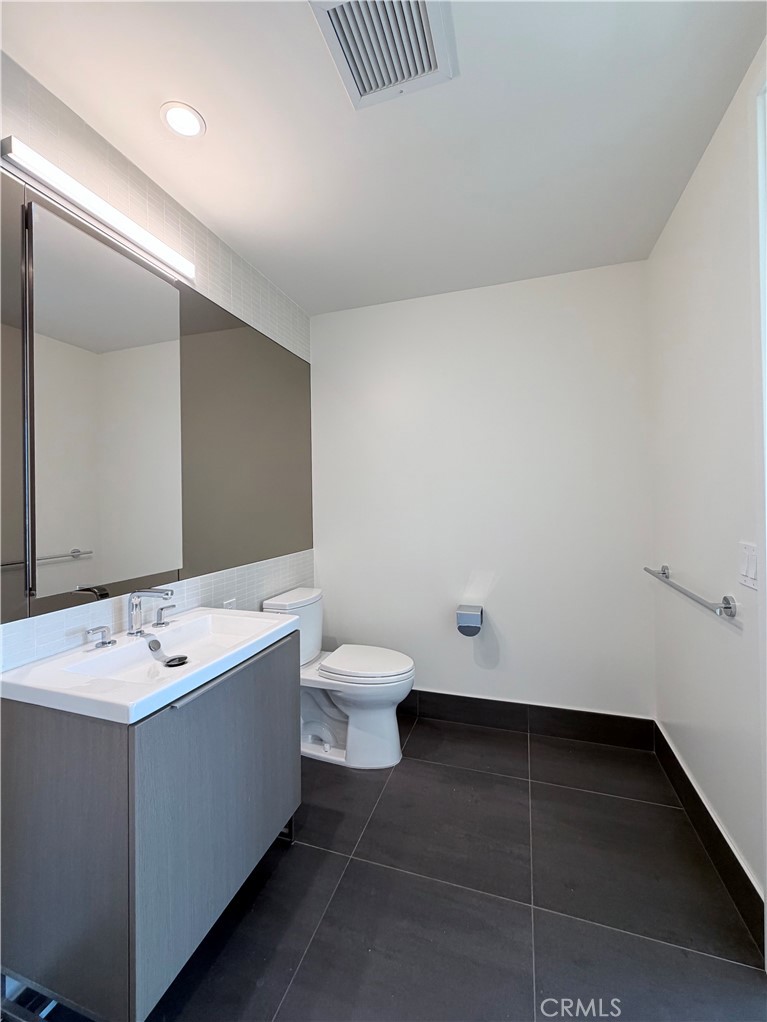 889 Francisco Street 2901 Property Photo 18