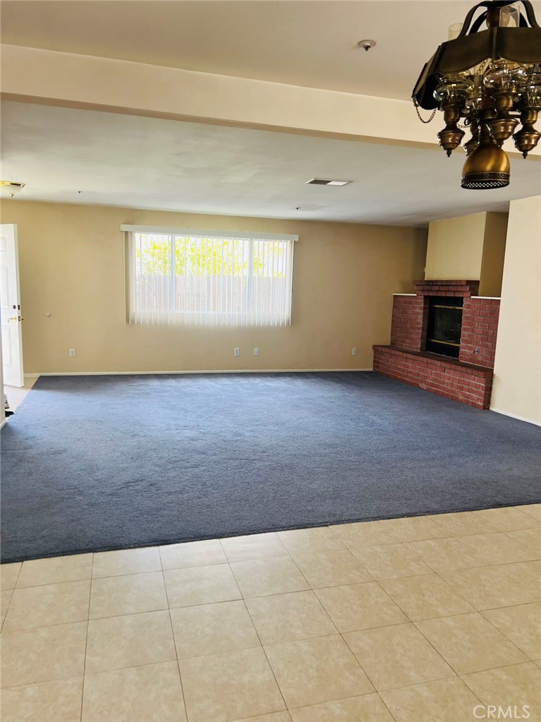 15544 -1 Esther St. Property Photo 8