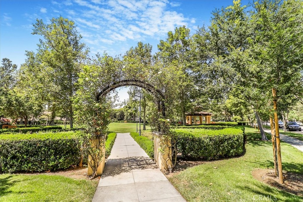 32 Perennial Property Photo 4