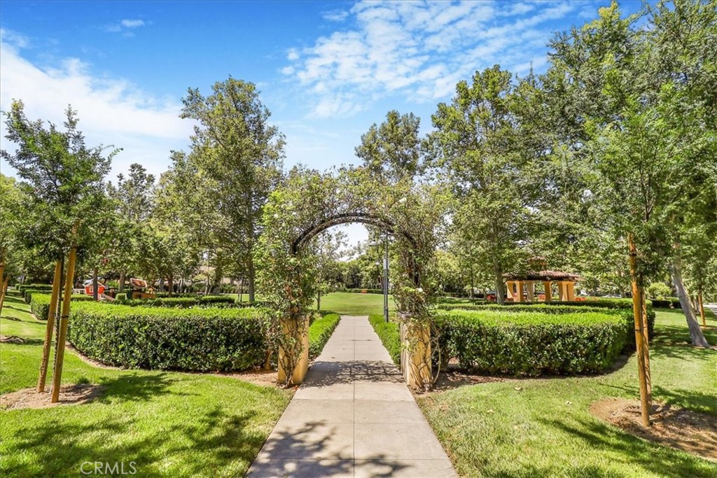 32 Perennial Property Photo 5