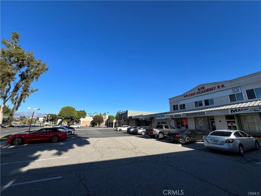 666 S Sunset Property Photo 2