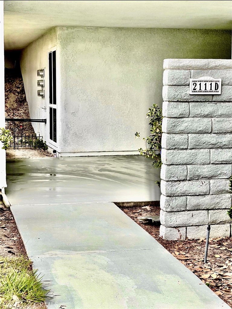 2111 Via Puerta D Property Photo 3