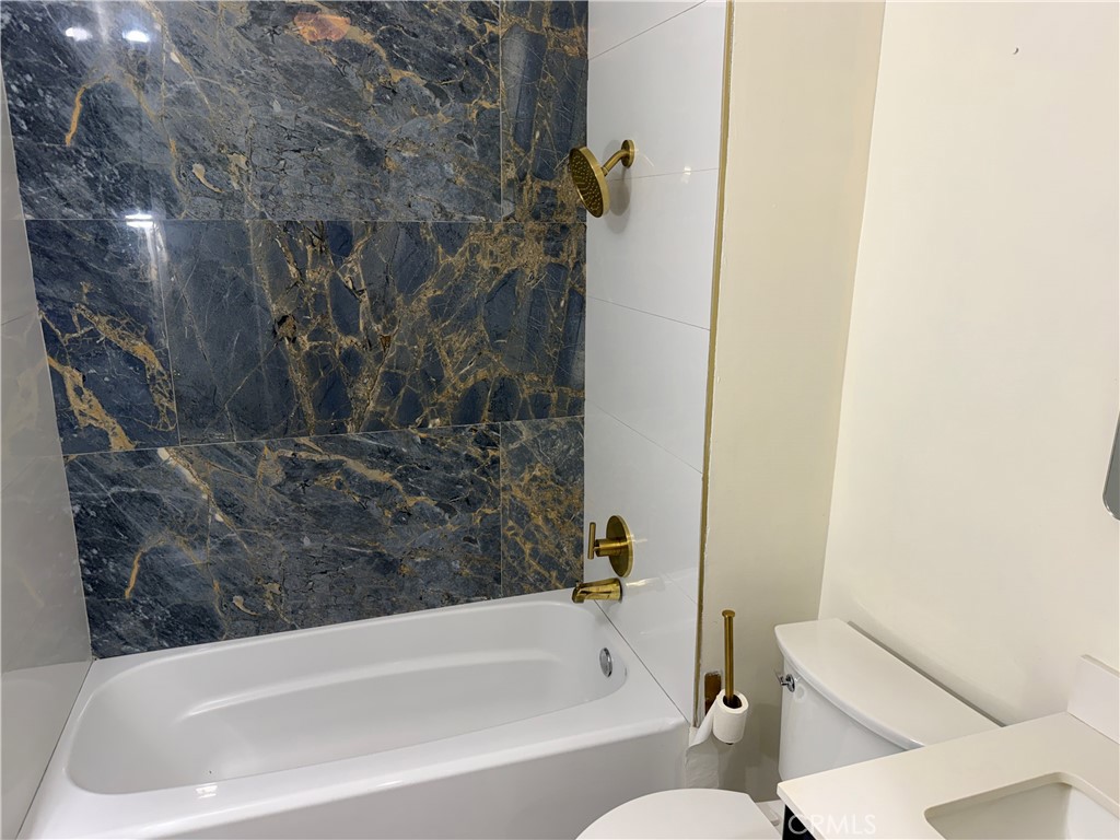 960 Larrabee Property Photo 13