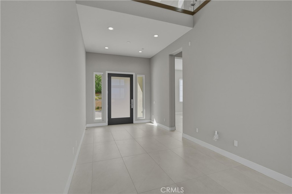 11800 Hillsborough Property Photo 5