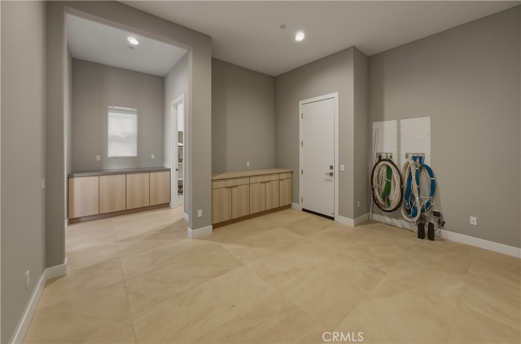 11800 Hillsborough Property Photo 15