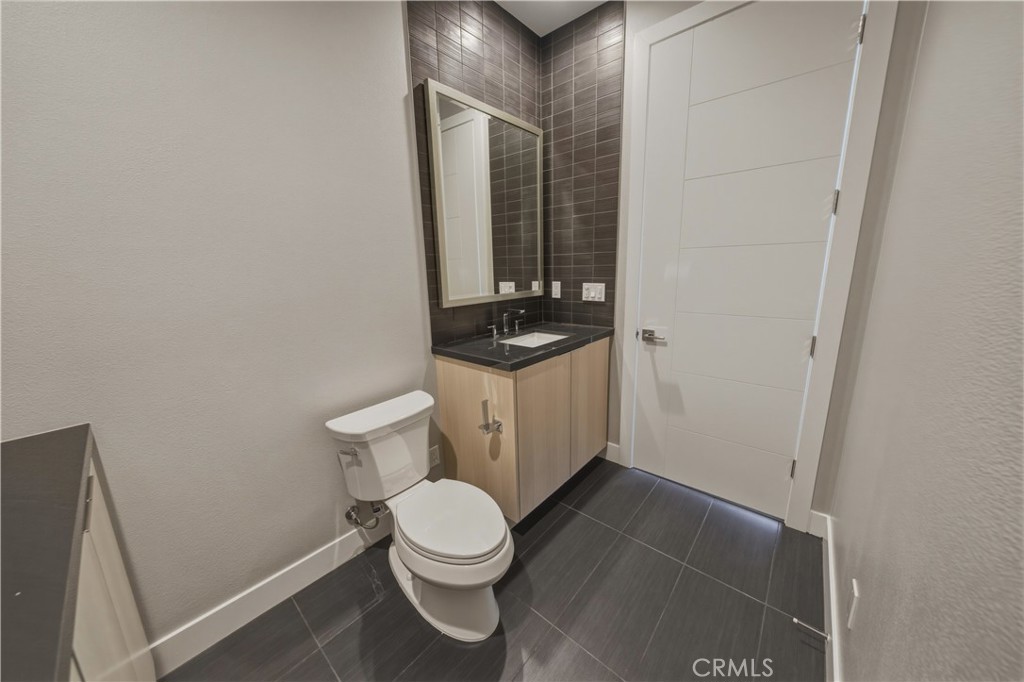 11800 Hillsborough Property Photo 38