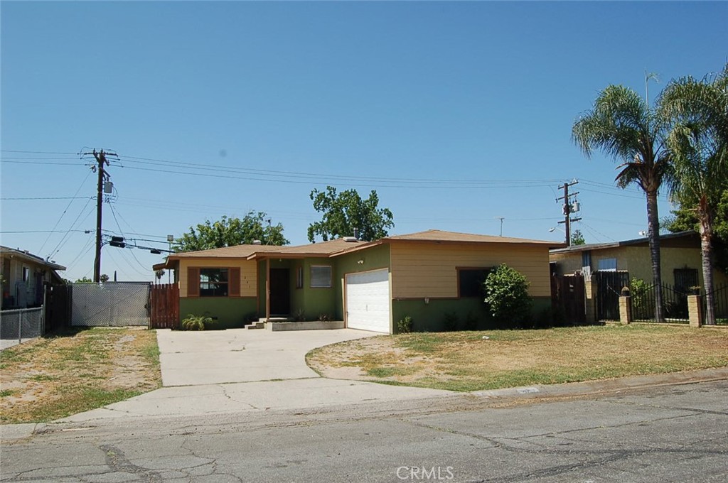 251 E Ramona Drive Property Photo 1