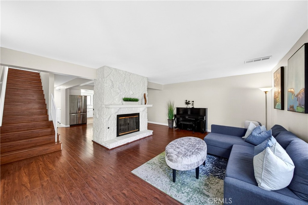 9914 Tweedy Lane C Property Photo 6