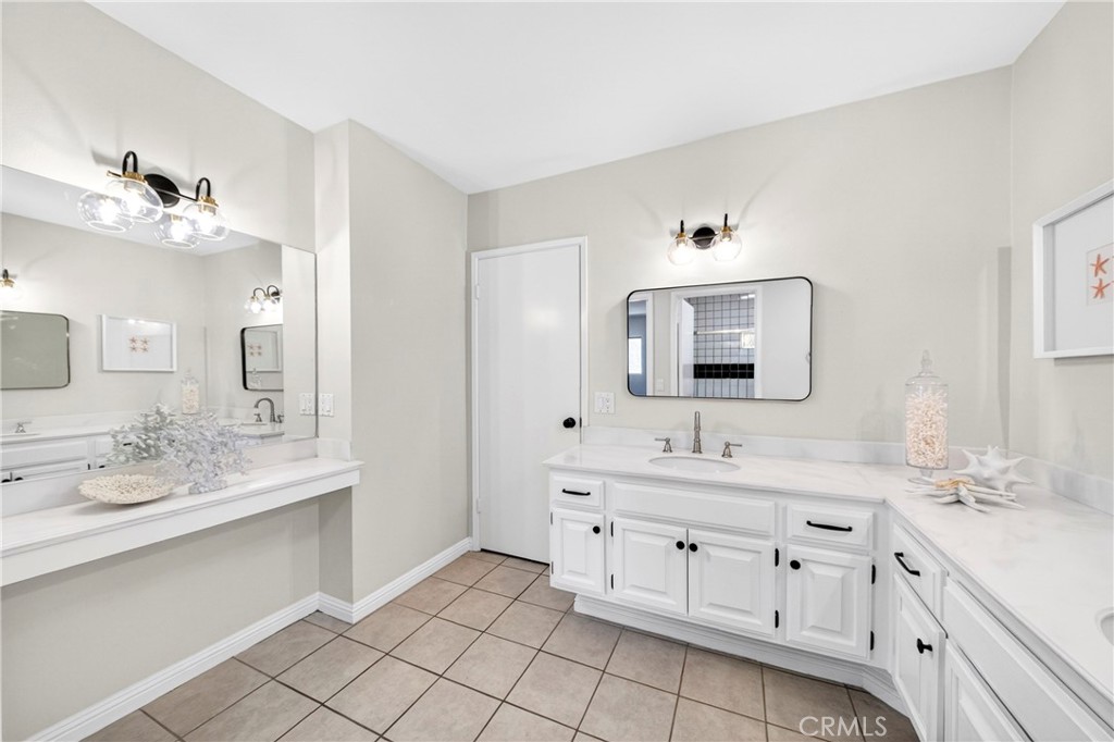 9914 Tweedy Lane C Property Photo 27