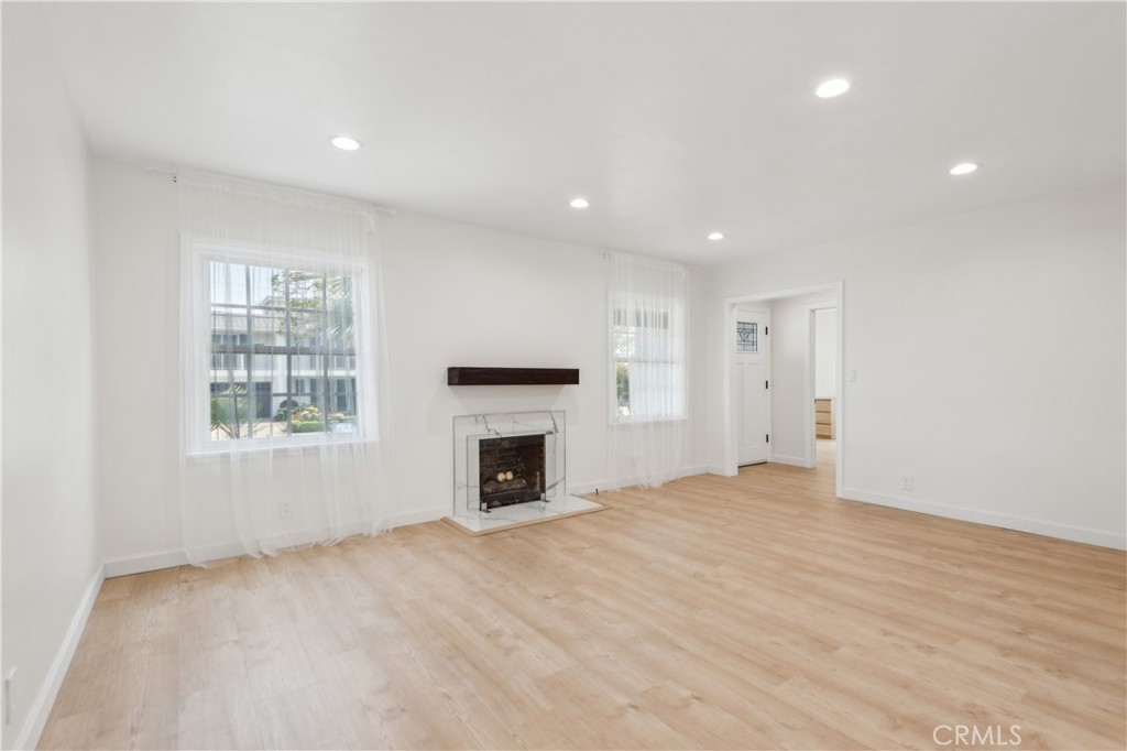 703 Avenue D Property Photo 4