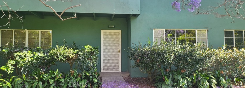 5148 Village Green Property Photo 1