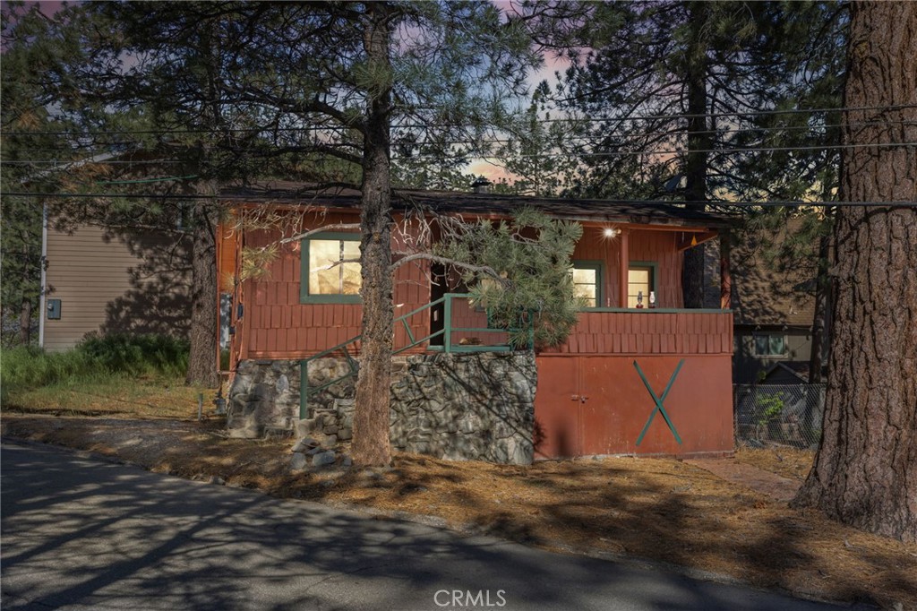2054 E Canyon Property Photo 1