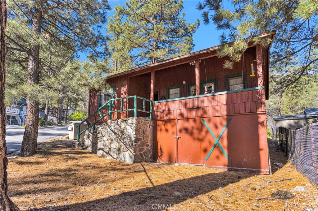 2054 E Canyon Property Photo 2