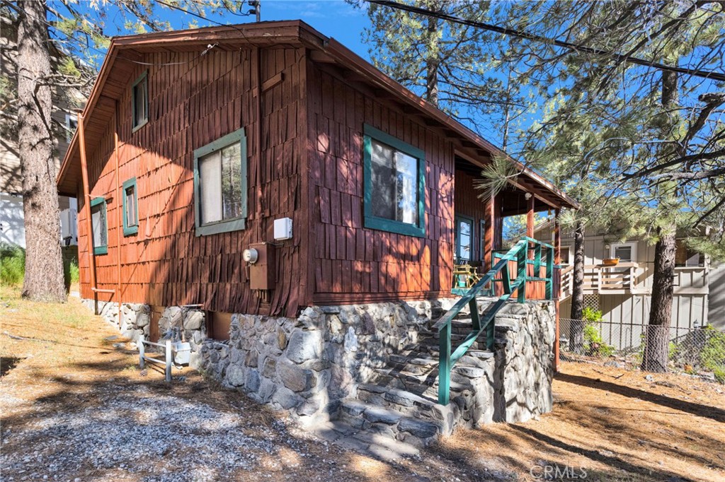 2054 E Canyon Property Photo 3