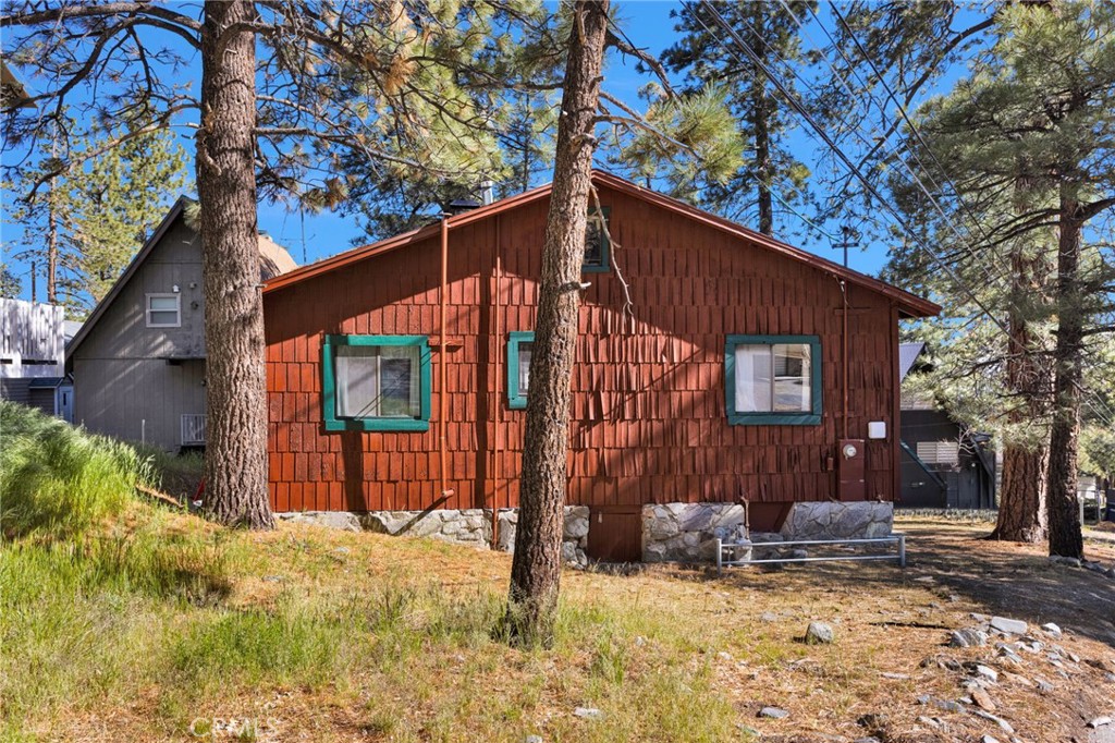 2054 E Canyon Property Photo 4