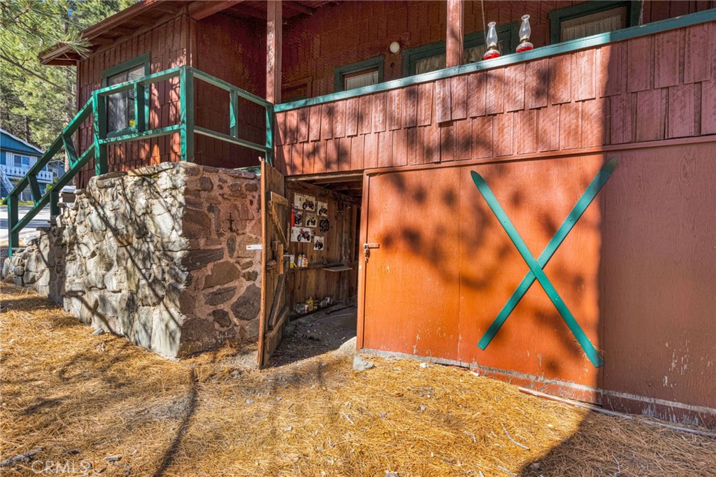 2054 E Canyon Property Photo 7
